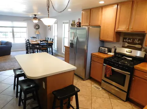 523 E Mitchell St, Salem, IL 62881 photo 10