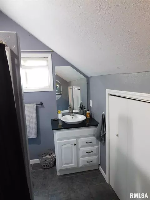 523 E Mitchell St, Salem, IL 62881 photo 27