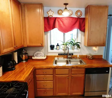 523 E Mitchell St, Salem, IL 62881 photo 12