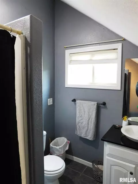 523 E Mitchell St, Salem, IL 62881 photo 28