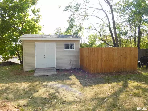 523 E Mitchell St, Salem, IL 62881 photo 40