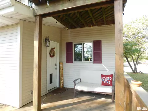 523 E Mitchell St, Salem, IL 62881 photo 34