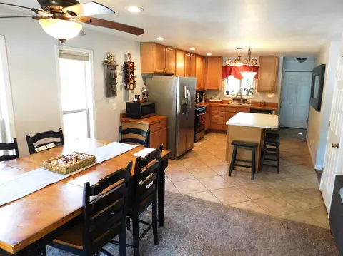 523 E Mitchell St, Salem, IL 62881 photo 6