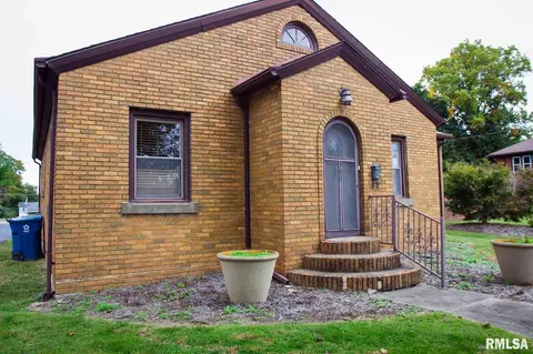 507 Freeman St, Anna, IL 62906 photo 2