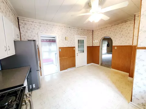900 S Maple St, Centralia, IL 62801 photo 12