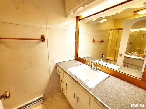 900 S Maple St, Centralia, IL 62801 photo 25