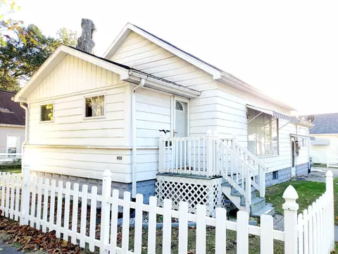 900 S Maple St, Centralia, IL 62801 photo 1