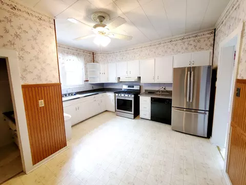 900 S Maple St, Centralia, IL 62801 photo 9