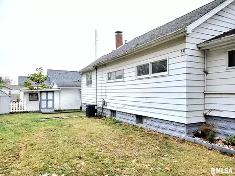 900 S Maple St, Centralia, IL 62801 photo 7
