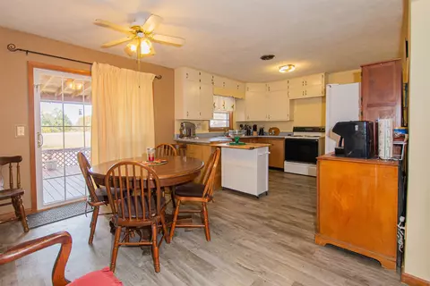 16626 E Old Fairfield Rd, Mount Vernon, IL 62864 photo 11