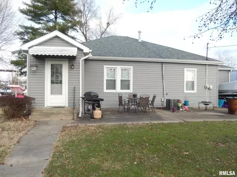 410 Springfield Ave, Anna, IL 62906 photo 2