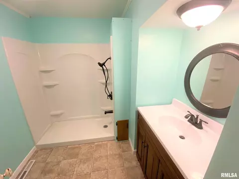 1004 E 3rd St, Flora, IL 62839 photo 29
