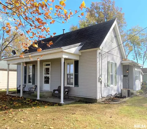 1004 E 3rd St, Flora, IL 62839 photo 1