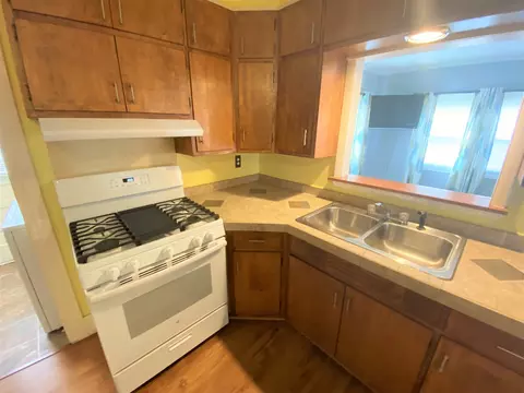 1004 E 3rd St, Flora, IL 62839 photo 14