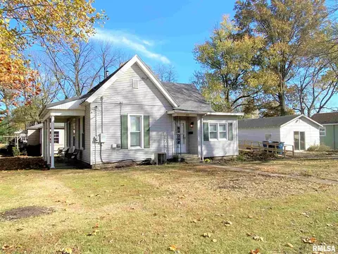 1004 E 3rd St, Flora, IL 62839 photo 3