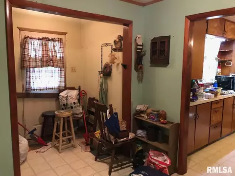 207 Van Buren St, Gorham, IL 62940 photo 7