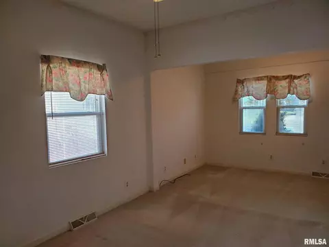 1913 4th St, Eldorado, IL 62930 photo 22