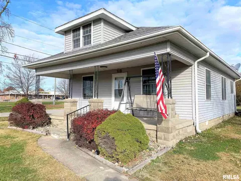 910 W North Ave, Flora, IL 62839 photo 1