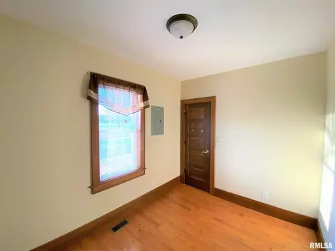 910 W North Ave, Flora, IL 62839 photo 27