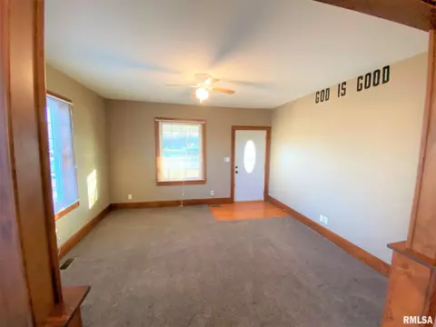 910 W North Ave, Flora, IL 62839 photo 8