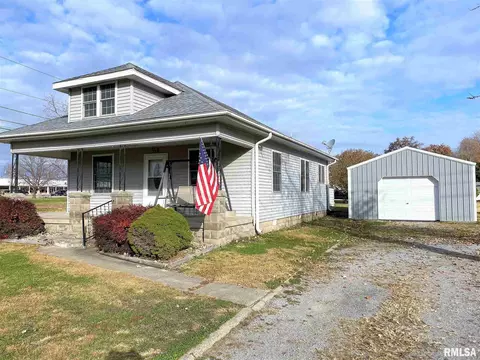 910 W North Ave, Flora, IL 62839 photo 2