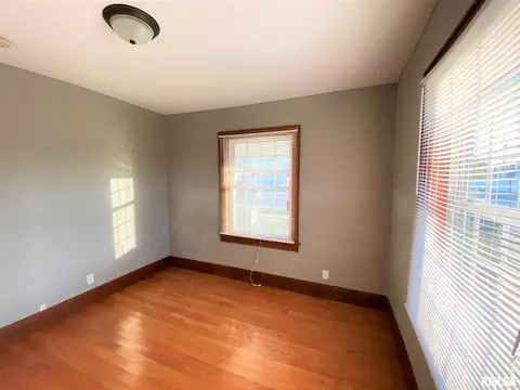 910 W North Ave, Flora, IL 62839 photo 24