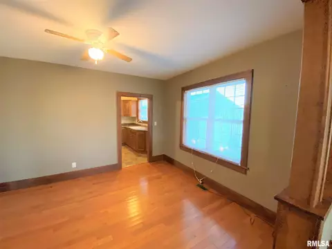 910 W North Ave, Flora, IL 62839 photo 11