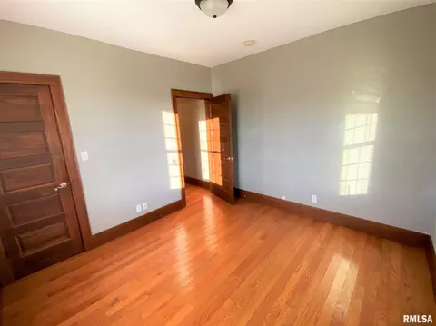 910 W North Ave, Flora, IL 62839 photo 25