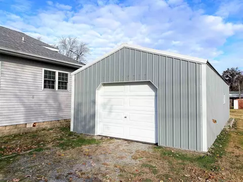 910 W North Ave, Flora, IL 62839 photo 37