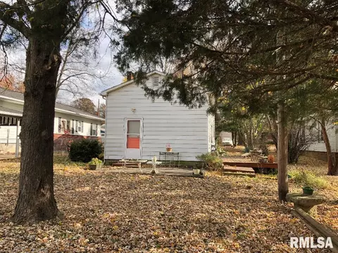 1105 S 13th St, Herrin, IL 62948 photo 5