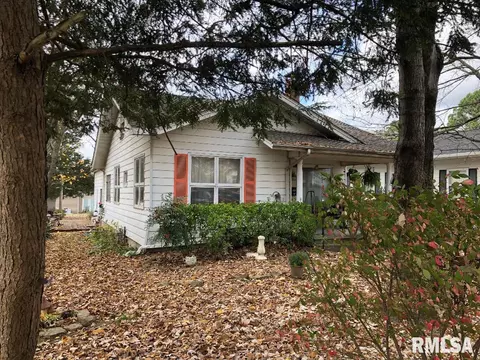 1105 S 13th St, Herrin, IL 62948 photo 1