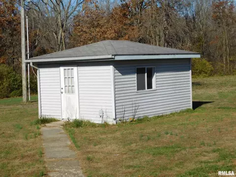 8009 Green Rd, Iuka, IL 62849 photo 3