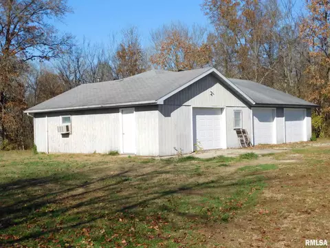 8009 Green Rd, Iuka, IL 62849 photo 4