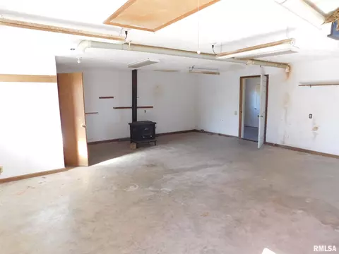 8009 Green Rd, Iuka, IL 62849 photo 5