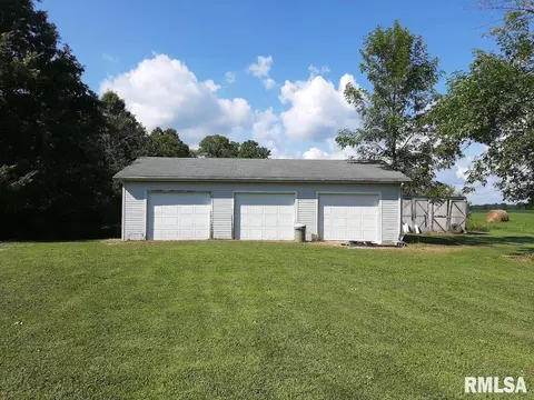 8009 Green Rd, Iuka, IL 62849 photo 2