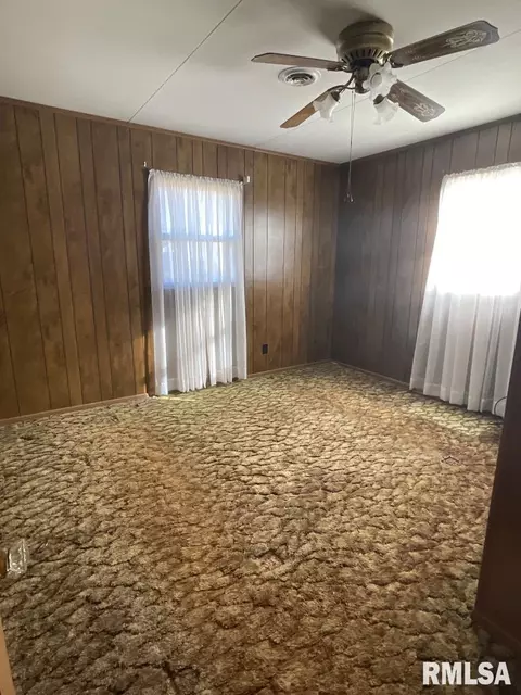 8 Nelms Ave, Centralia, IL 62801 photo 5