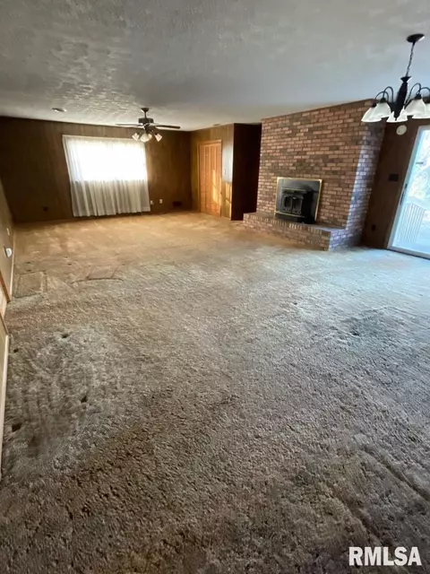 8 Nelms Ave, Centralia, IL 62801 photo 3