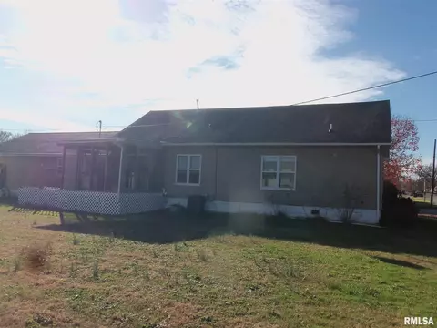 302 S Walnut St, Sesser, IL 62884 photo 24