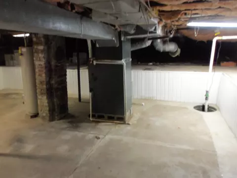 302 S Walnut St, Sesser, IL 62884 photo 22