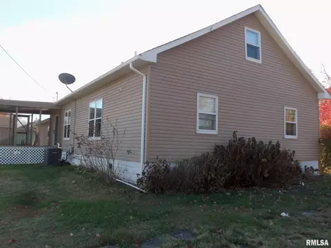 302 S Walnut St, Sesser, IL 62884 photo 26