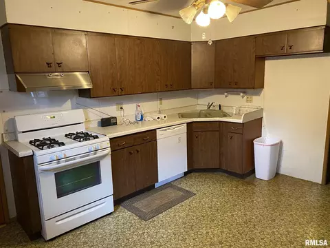 402 Johnson St, Centralia, IL 62801 photo 6