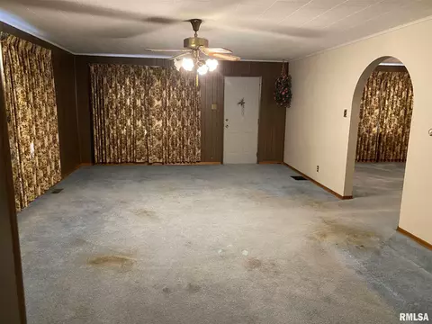 402 Johnson St, Centralia, IL 62801 photo 9