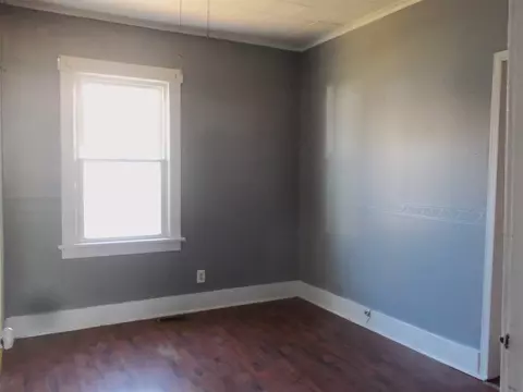 728 E Taylor St, Benton, IL 62812 photo 12