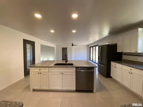 32 Webster Hill Ests, Mount Vernon, IL 62864 photo 9