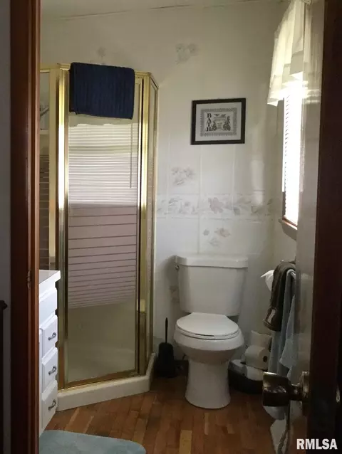 1106 E Main St, Benton, IL 62812 photo 7