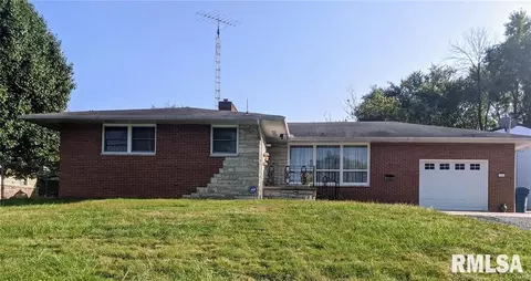 1106 E Main St, Benton, IL 62812 photo 1