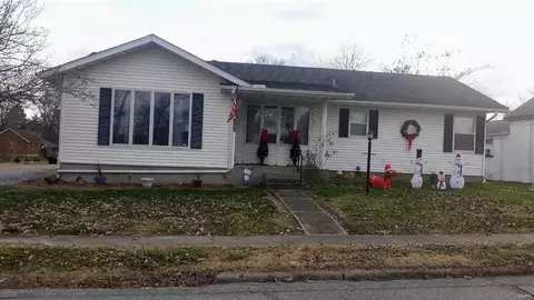 1303 W Cherry St, Marion, IL 62959 photo 4