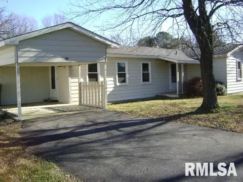 810 E Davie St, Anna, IL 62906 photo 1