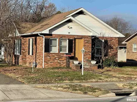 704 N Fair St, Marion, IL 62959 photo 1