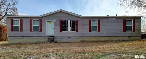 400 S Maple St, Ina, IL 62846 photo 1